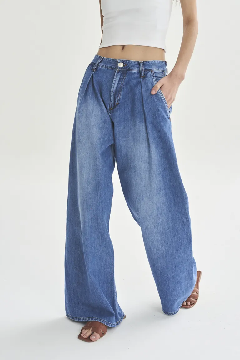 Pantalones vaqueros plisados en diseño ancho y elegante para mujeres de Akiabara en Pantalones para argentina