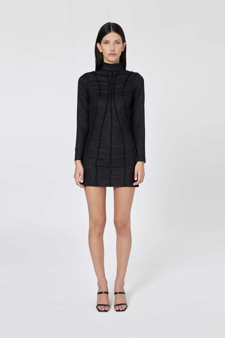 Vestido negro de escote alto y mangas largas con detalles en la espalda de Naíma en Vestidos para argentina