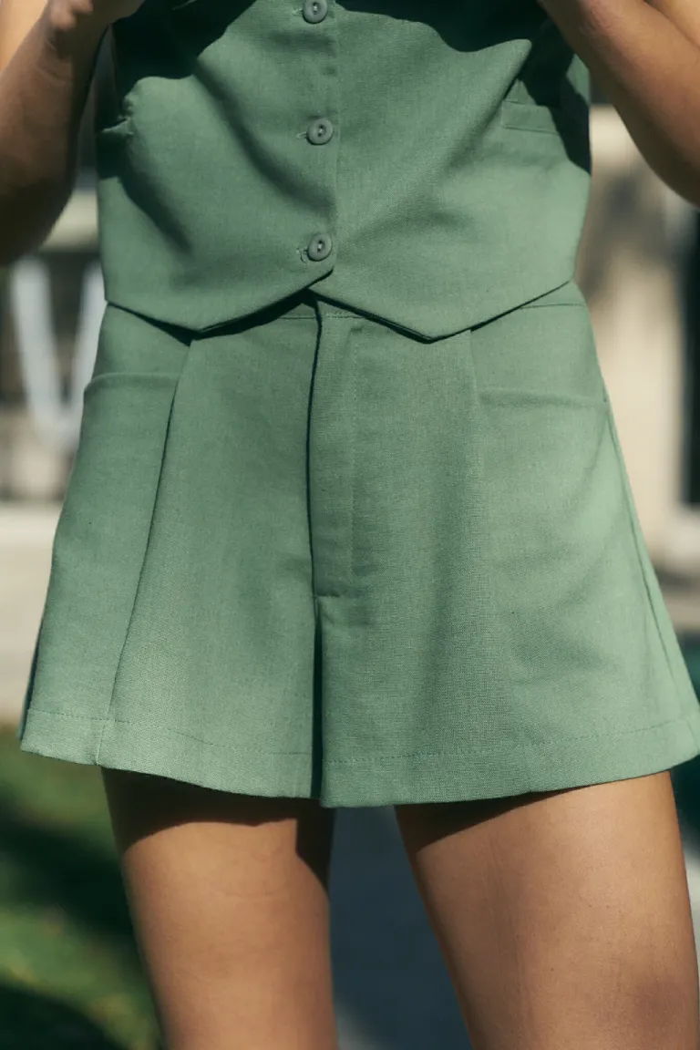 Short con tabla y bolsillo en color verde oliva para mujer de Lemmon en Shorts para argentina