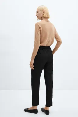 Pantalón jogger fluido de Mango en Pantalones para argentina