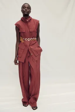 Pantalón traje arrugado wideleg de Mango en Pantalones para argentina