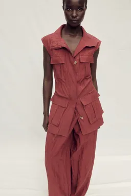 Pantalón traje arrugado wideleg de Mango en Pantalones para argentina