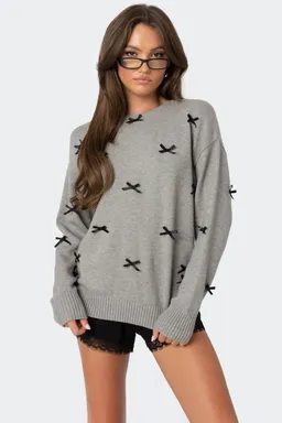 Sweater oversize con moño satén de Edikted en Buzos y Sweaters para argentina