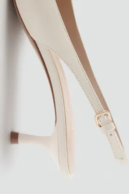 Zapato kitten con punta de Mango en Zapatos con Tacos para argentina