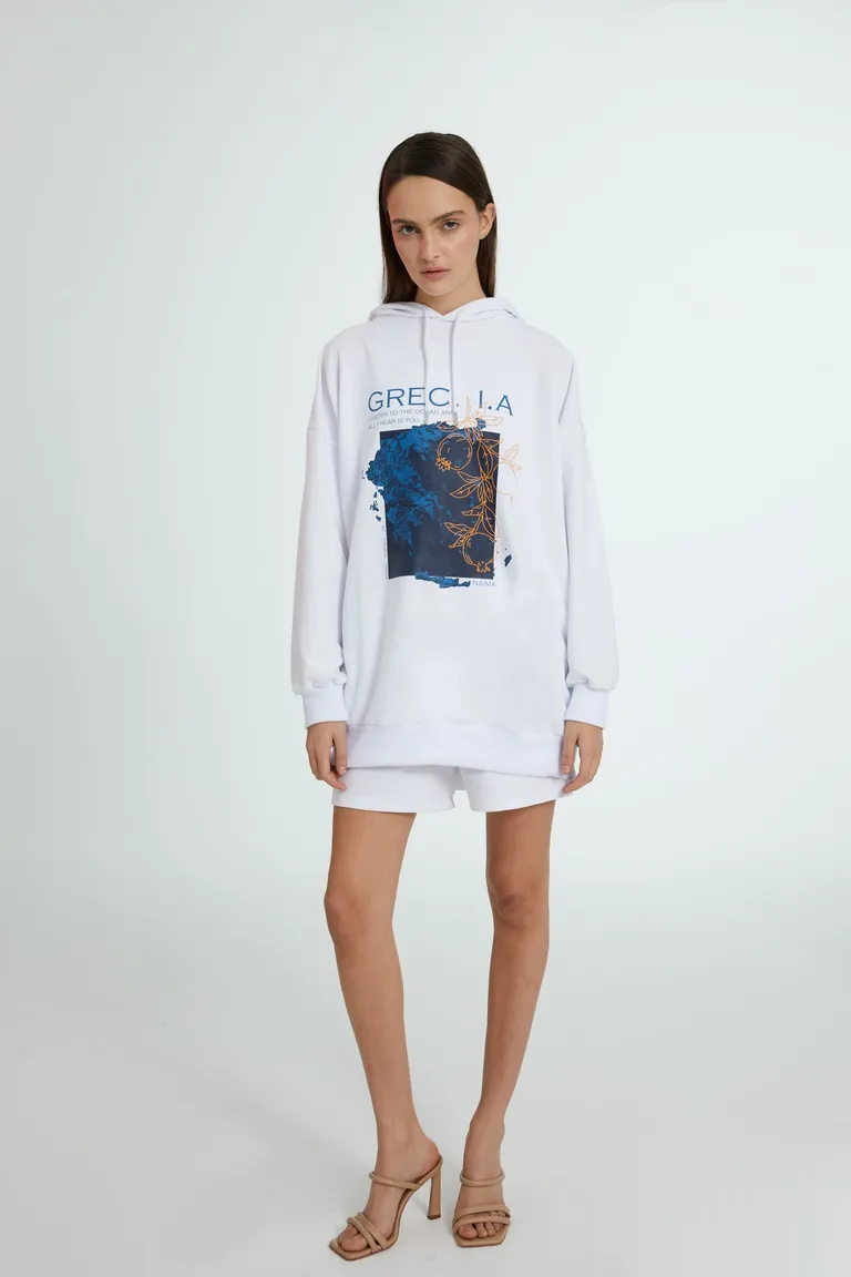 Buzo Blanco Oversize con Estampa Exclusiva - Versatilidad y Estilo Casual de Naíma en Buzos y Sweaters para argentina