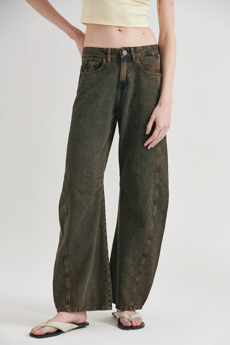 Pantalón mom de denim marrón de tiro alto y pierna amplia de Sweet en Pantalones para argentina