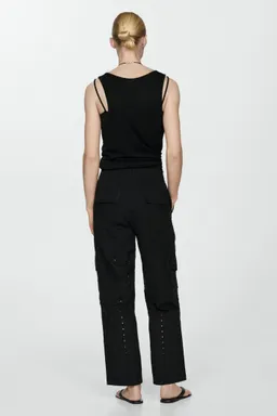Pantalón cargo bordado de Mango en Pantalones para argentina
