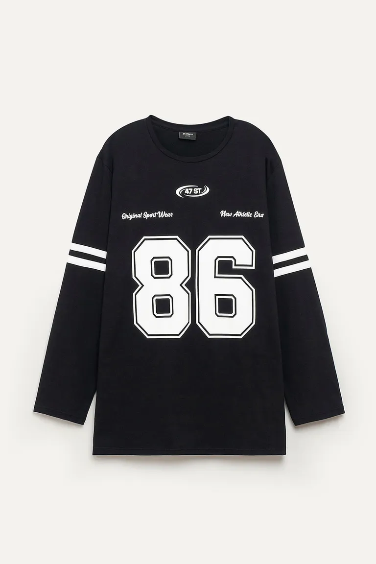 Remera deportiva de manga larga con estampa en negro para mujer de 47 Street en Remeras para argentina