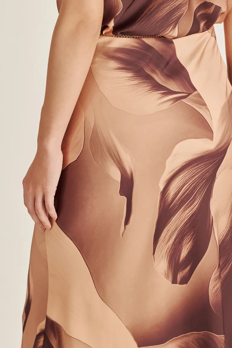 Falda satinada con estampa exclusiva, perfecta para el verano de Tucci en Faldas para argentina