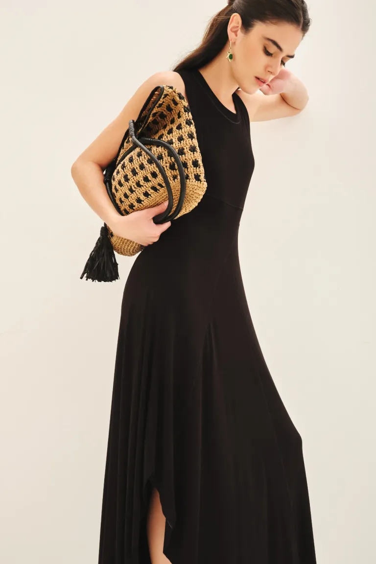 Vestido de largo irregular y diseño irregular en tejido de rib negro de Rapsodia en Vestidos para argentina