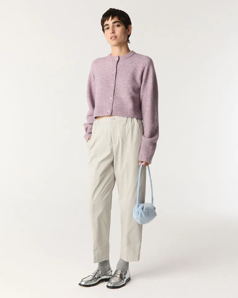 Cardigan de tejido esponjoso con escote redondo, acceso frontal a botones y calce recto de Furzai en Buzos y Sweaters para argentina