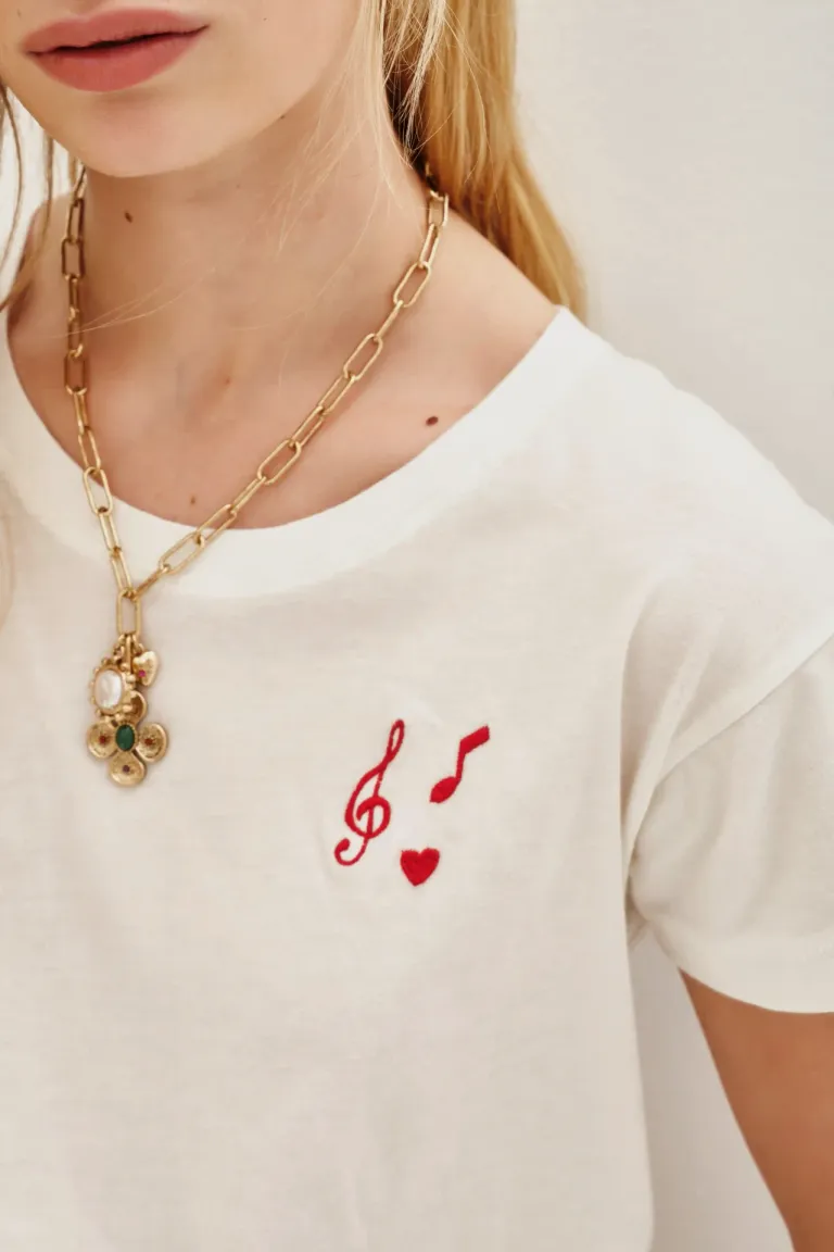 Remera de corte relajado con diseño estampado de vinilo en la espalda y escote redondo de Rapsodia en Remeras para argentina