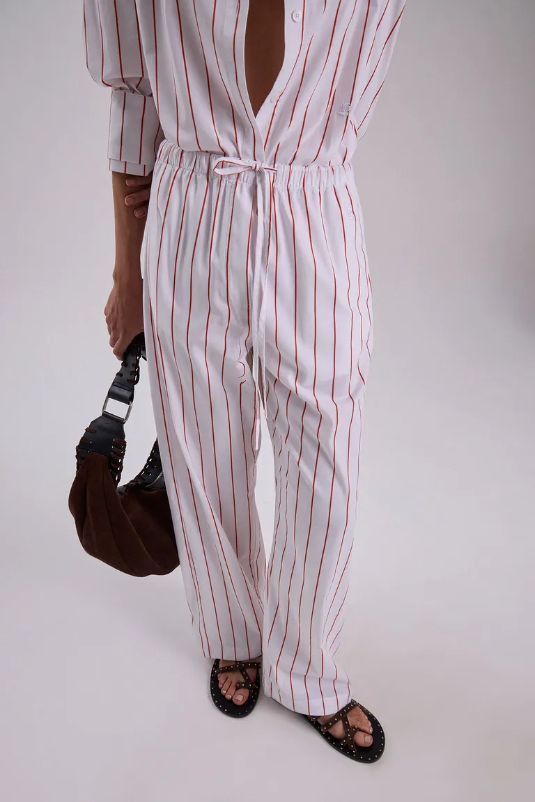 Pantalón rayado de estilo relajado con cintura elástica y botamanga ajustable de Maria Cher en Pantalones para argentina