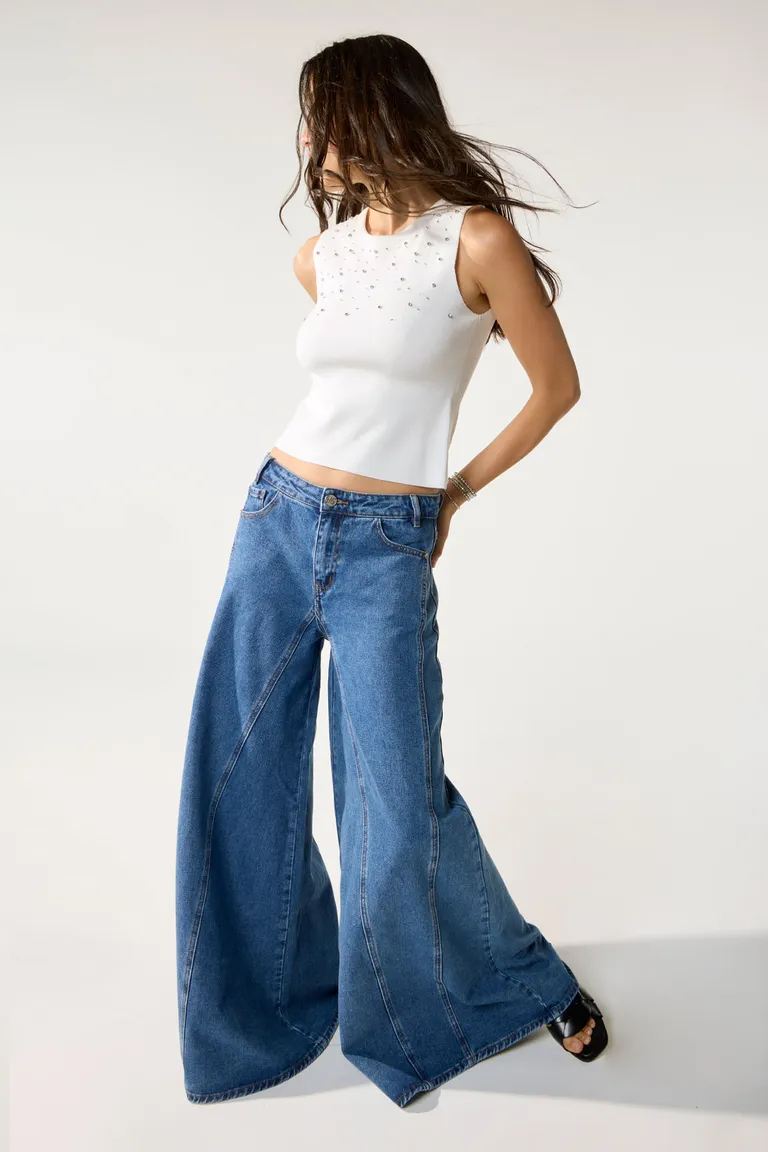 Pantalón de mezclilla ancho de tiro medio con detalles de cortes en las piernas de Cuesta Blanca en Pantalones para argentina