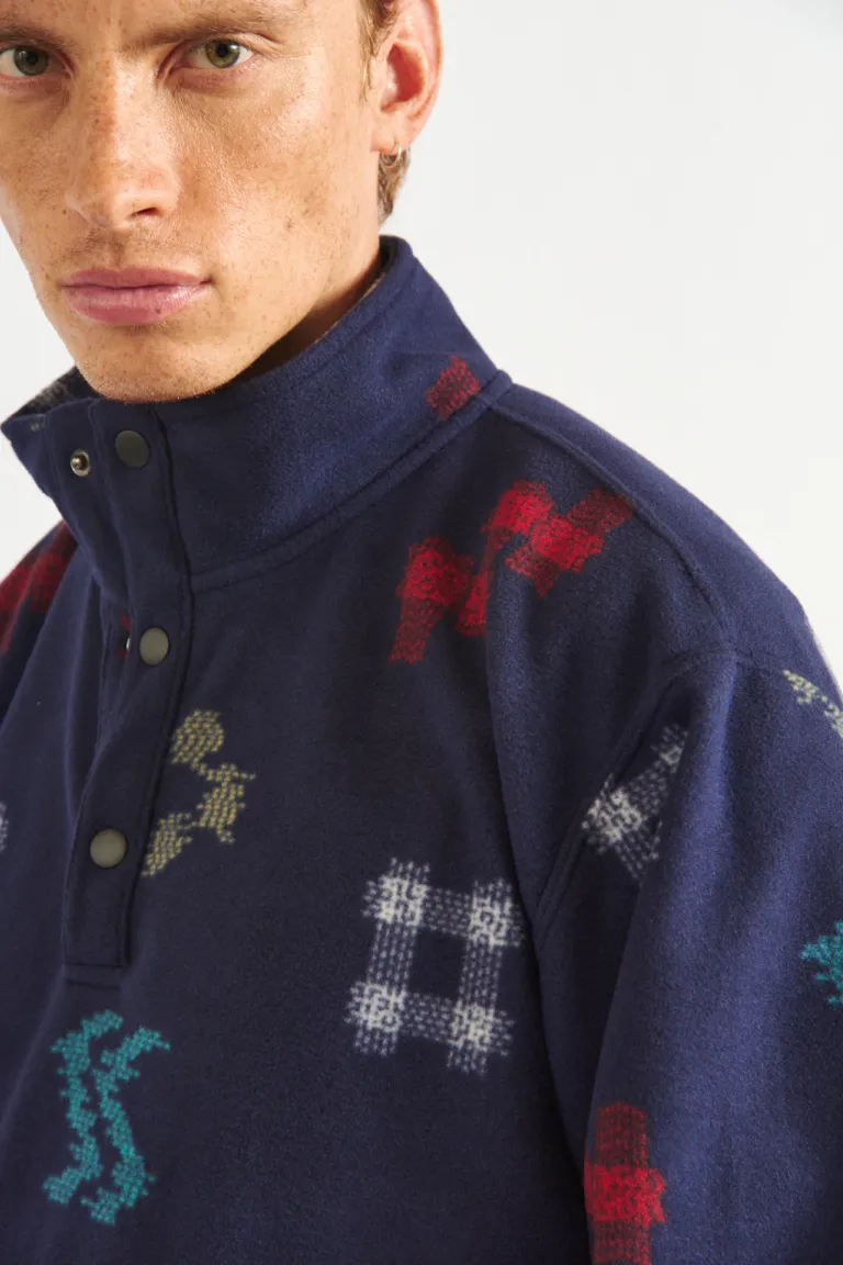 Buzo con cuello alto y broche snap con diseño estampado y bolsillos laterales de Bensimon en Buzos y Sweaters para argentina