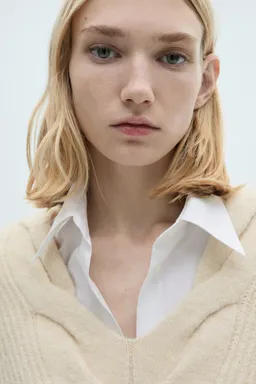 Jersey trenzado cuello pico de Mango en Buzos y Sweaters para argentina