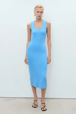 Vestido midi entallado de Mango en Vestidos para argentina