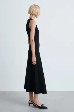 Vestido midi evasé sencillo de Mango en Vestidos para argentina