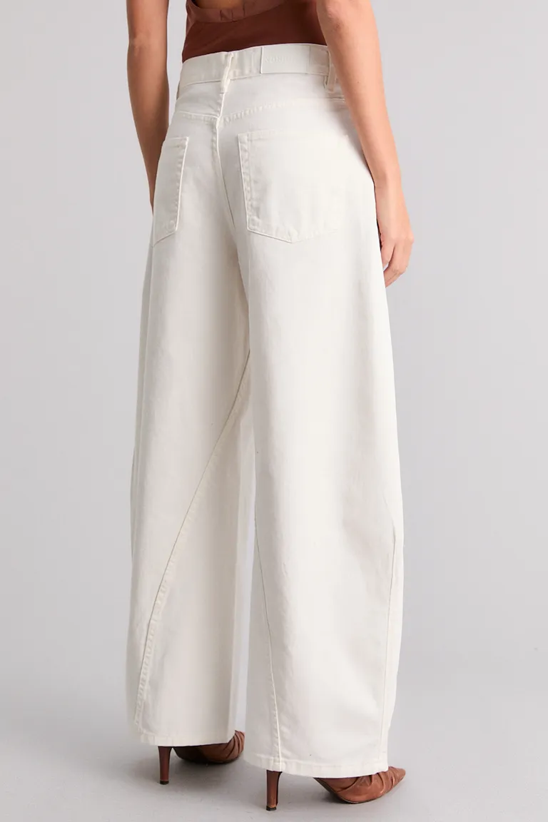 Pantalón barrel de tiro alto y piernas amplias en tejido 100% algodón de Kosiuko en Pantalones para argentina