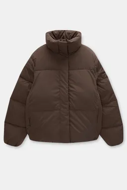 Campera acolchada cuello alto de Pull&Bear en Chaquetas para argentina