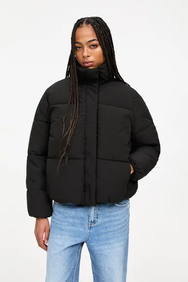 Campera acolchada cuello alto