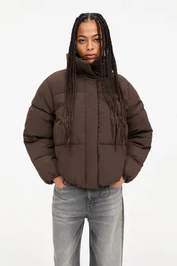 Campera acolchada cuello alto de Pull&Bear en Chaquetas para argentina