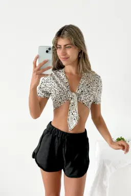 Crop Top Anudado de Benka en Tops para argentina