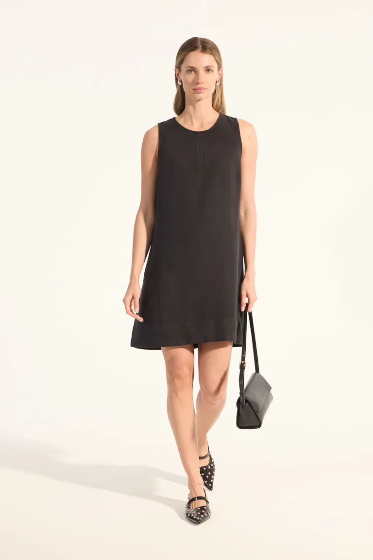 Vestido recto de escote redondo con recortes, un diseño elegante y versátil para cualquier ocasión de Portsaid en Vestidos para argentina