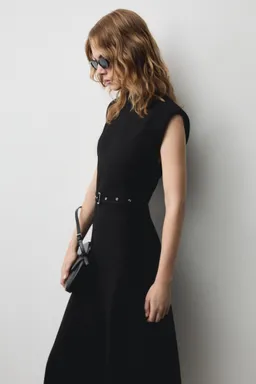 Vestido asimétrico con cinturón de Mango en Vestidos para argentina