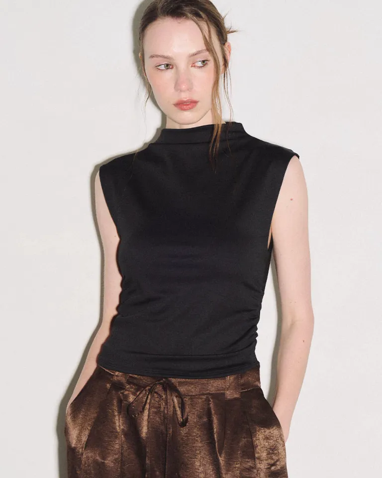 Top de cuello alto negro con frunces laterales para mujer de Sky en Tops para argentina