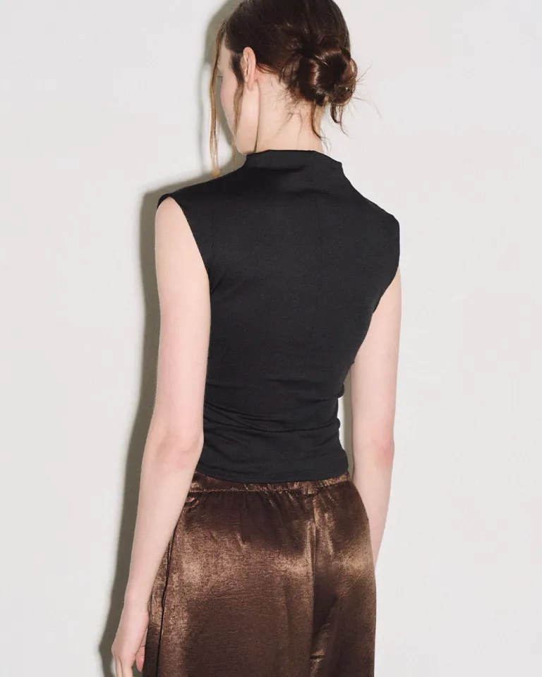 Top de cuello alto negro con frunces laterales para mujer de Sky en Tops para argentina