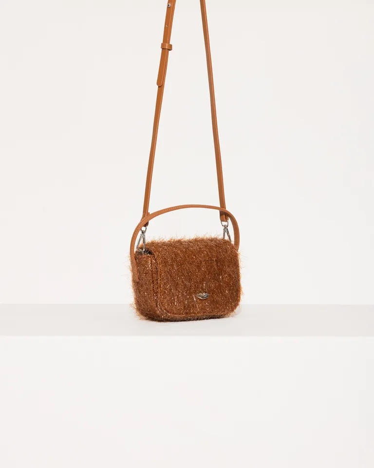 Mini cartera brillante con correa ajustable y cierre magnético para eventos especiales de Jazmin Chebar en Bolsos y Carteras para argentina