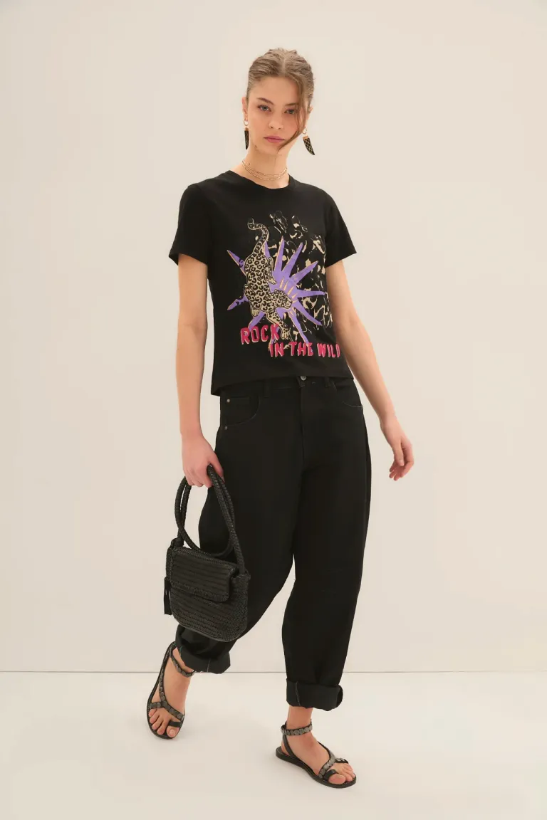 Remera básica negra con estampado rockero de mujer de Rapsodia en Remeras para argentina