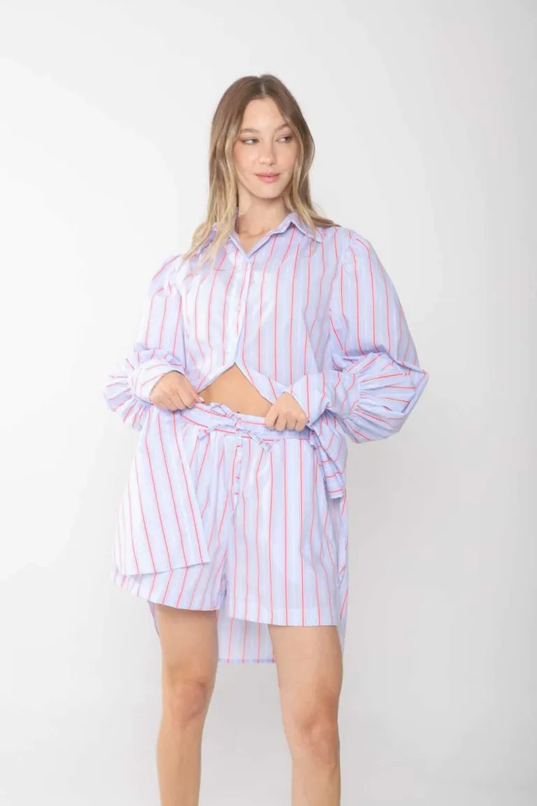 Corto femenino en tela rayada con cintura elástica y cordón ajustable de Belle en Shorts para argentina