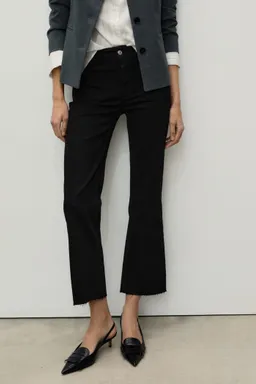 Jean flare crop bolsillos de Mango en Pantalones para argentina