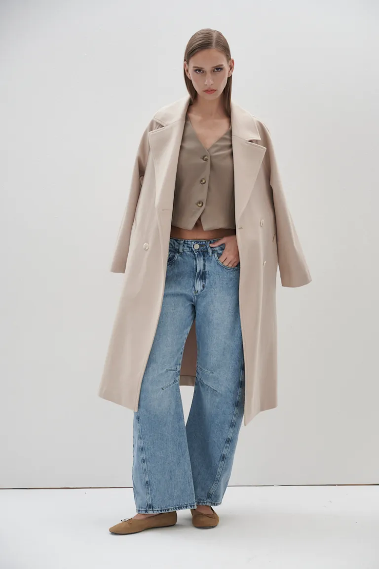 Pantalones de corte recto y tiro medio para un estilo elegante y versátil de Sweet en Pantalones para argentina