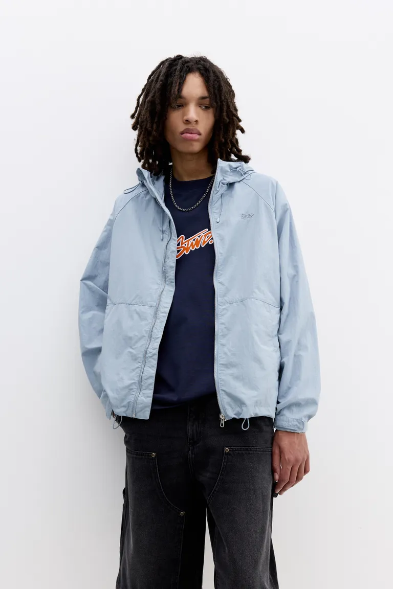 Chubasquero con capucha stwd de Pull&Bear en Abrigos y Camperas para argentina