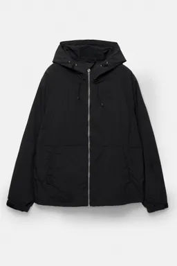 Chubasquero con capucha stwd de Pull&Bear en Abrigos y Camperas para argentina