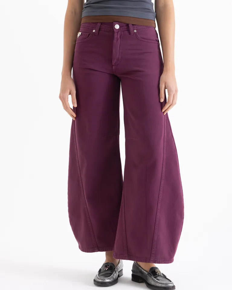 Pantalón wide leg con pinzas en rodillas y cierre de botones de Jazmin Chebar en Pantalones para argentina