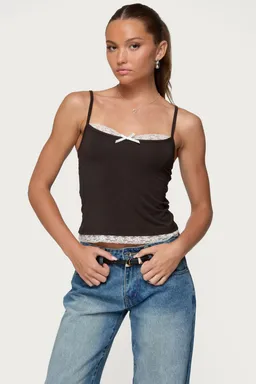 Musculosa adriel encaje contraste de Edikted en Tops para argentina