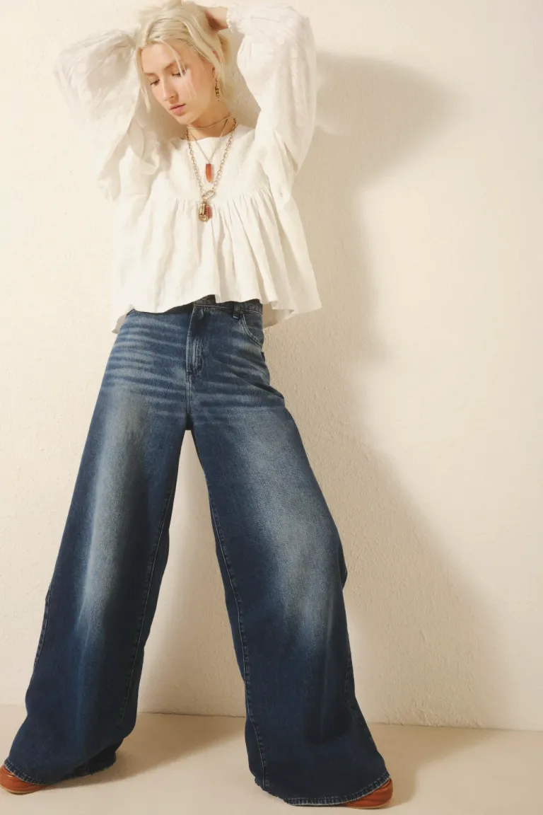 Pantalón de tiro alto con pierna ancha en denim azul desgastado de Rapsodia en Pantalones para argentina