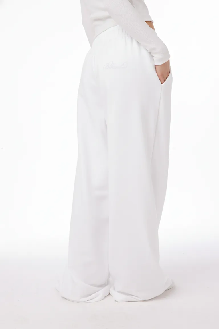 Pantalón jogger de corte holgado en tono blanco con bordado en la parte posterior de Black Mamba en Pantalones para argentina