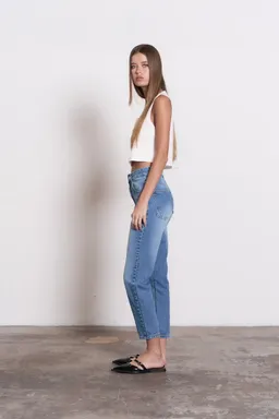 Jean denim mom calvin de Magda en Pantalones para argentina