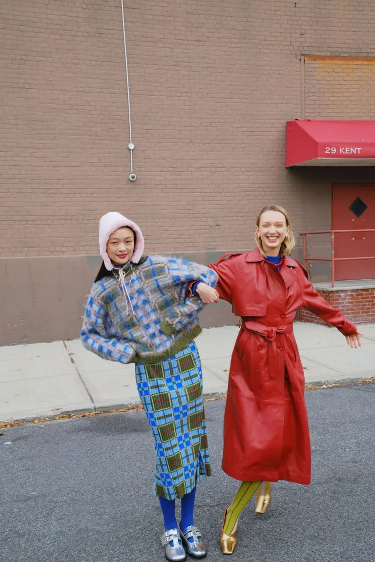 Falda midi estampada de tiro alto con corte fluido y calce entallado de Las Pepas en Faldas para argentina