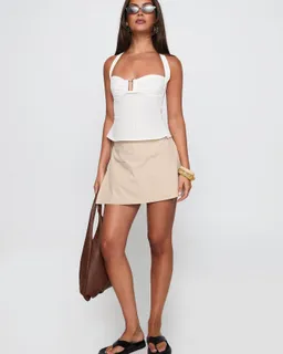 Skort gigi cruzado beige de Princess Polly en Shorts para argentina