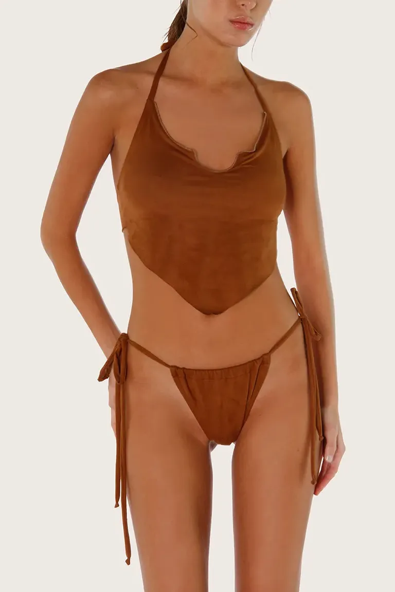 Bikini de tres piezas en tela suave y liviana en color chocolate de Sofia Sarkany en Swimwear y Beachwear para argentina