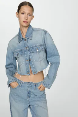 Cazadora vaquera bajo deshilachado de Mango en Chaquetas para argentina