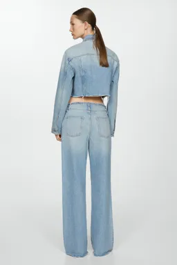Cazadora vaquera bajo deshilachado de Mango en Chaquetas para argentina