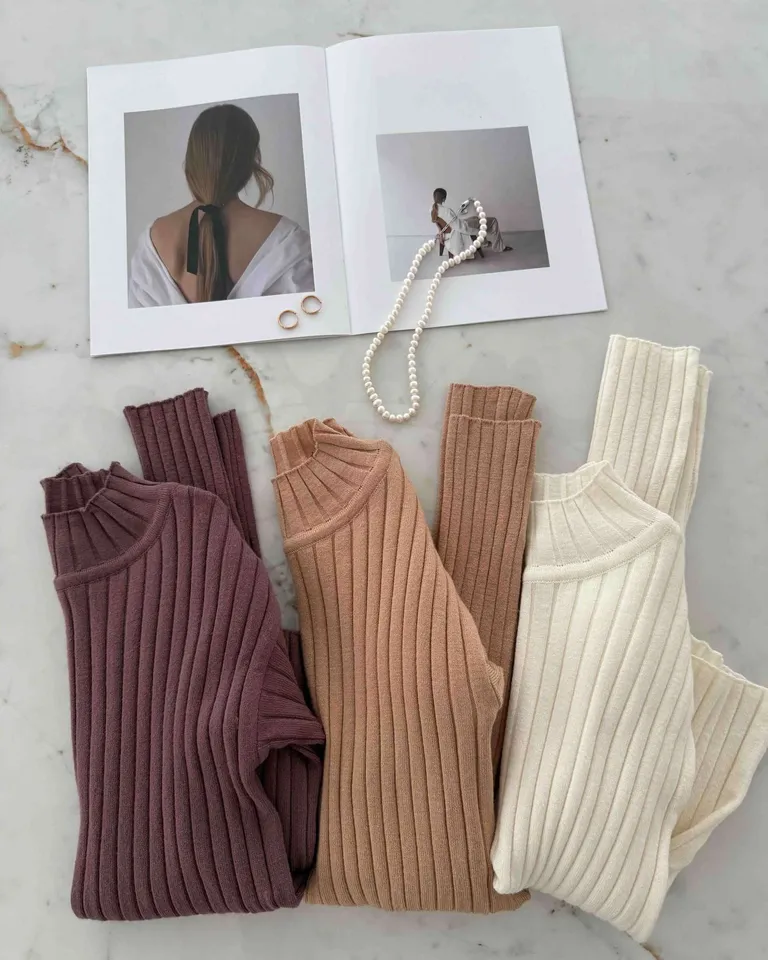 Elegante suéter acanalado en tonos tierra, una pieza versátil y atemporal para el armario de la mujer de Hesed en Buzos y Sweaters para argentina