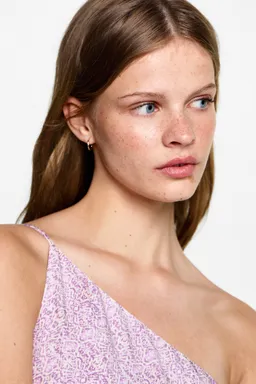 Vestido asimétrico estampado de Mango Teen en Vestidos para argentina